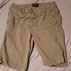 American Eagle Outfitters Men’s Green Flat Front Chino Shorts